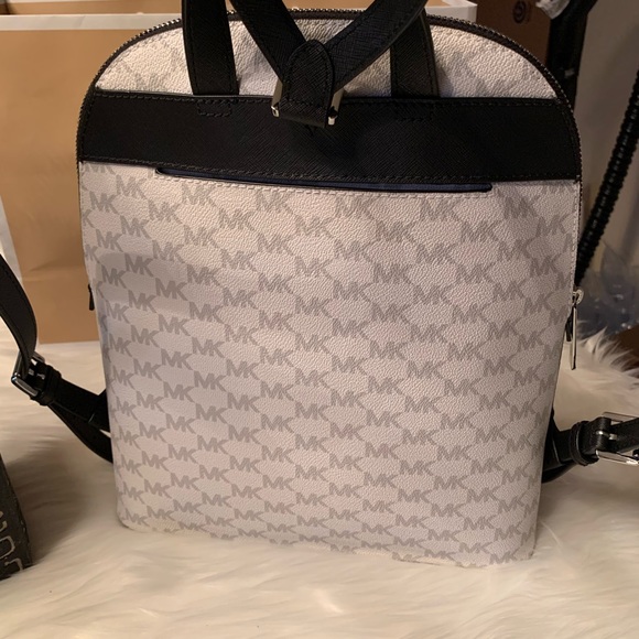 MICHAEL KORS Cindy LG Saffiano Leather Backpack - Picture 2 of 11